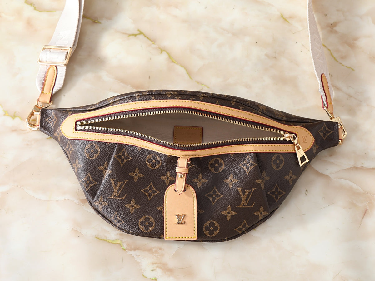 Clean, crisp, and modern, the Vanilla Cream Bum Bag elevates any outfit with its cream strap and iconic monogram canvas. This lightweight crossbody is perfect for minimalists who still love a touch of luxury. Great for daily wear, travel, and polished street style.